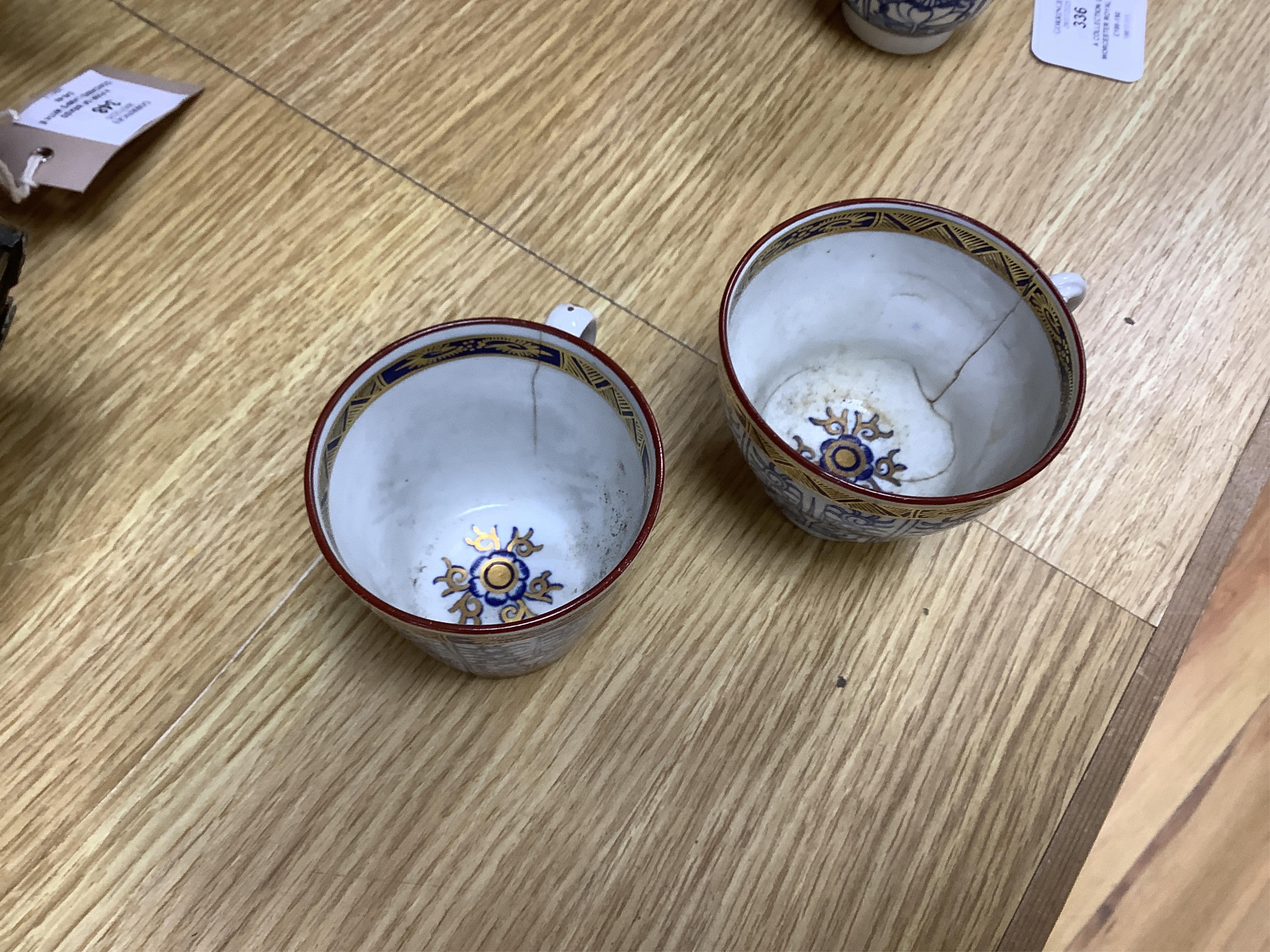 A collection of Worcester Royal Lily pattern tea and coffee wares, late 18th/early 19th century, largest 22cm wide